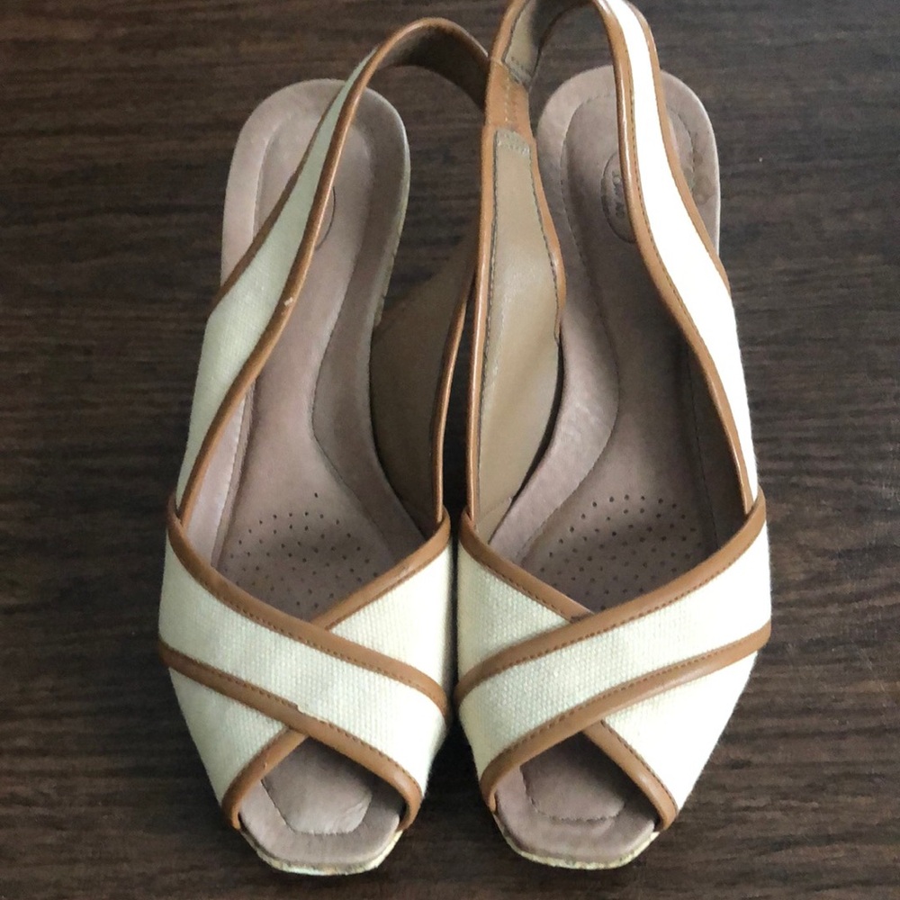 Open toe wedge shoes